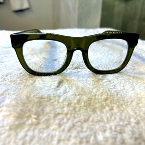 Caddis D28 reading glasses in heritage green